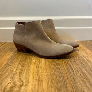 Sam Edelman fall boots in light brown/beige.